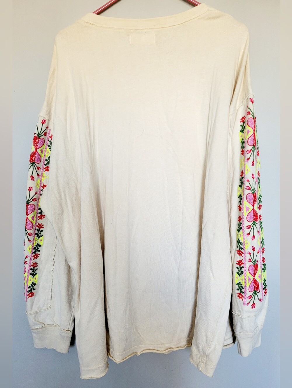 We The Free All My Heart Cream Sweatshirt Pink Bear&Floral Sleeve Embroidery XL - Picture 13 of 16